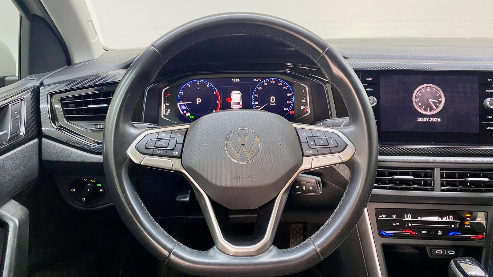 VOLKSWAGEN POLO 17